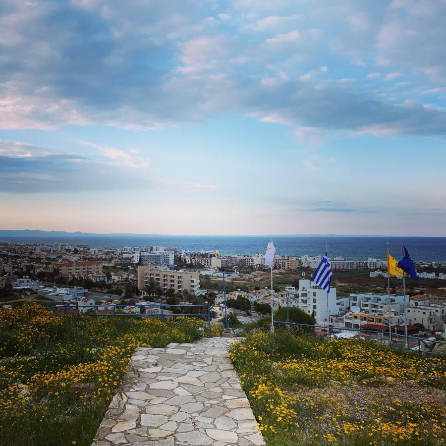 Phaedrus Living: Seaside Luxury Villa Anafi Paralimni Esterno foto