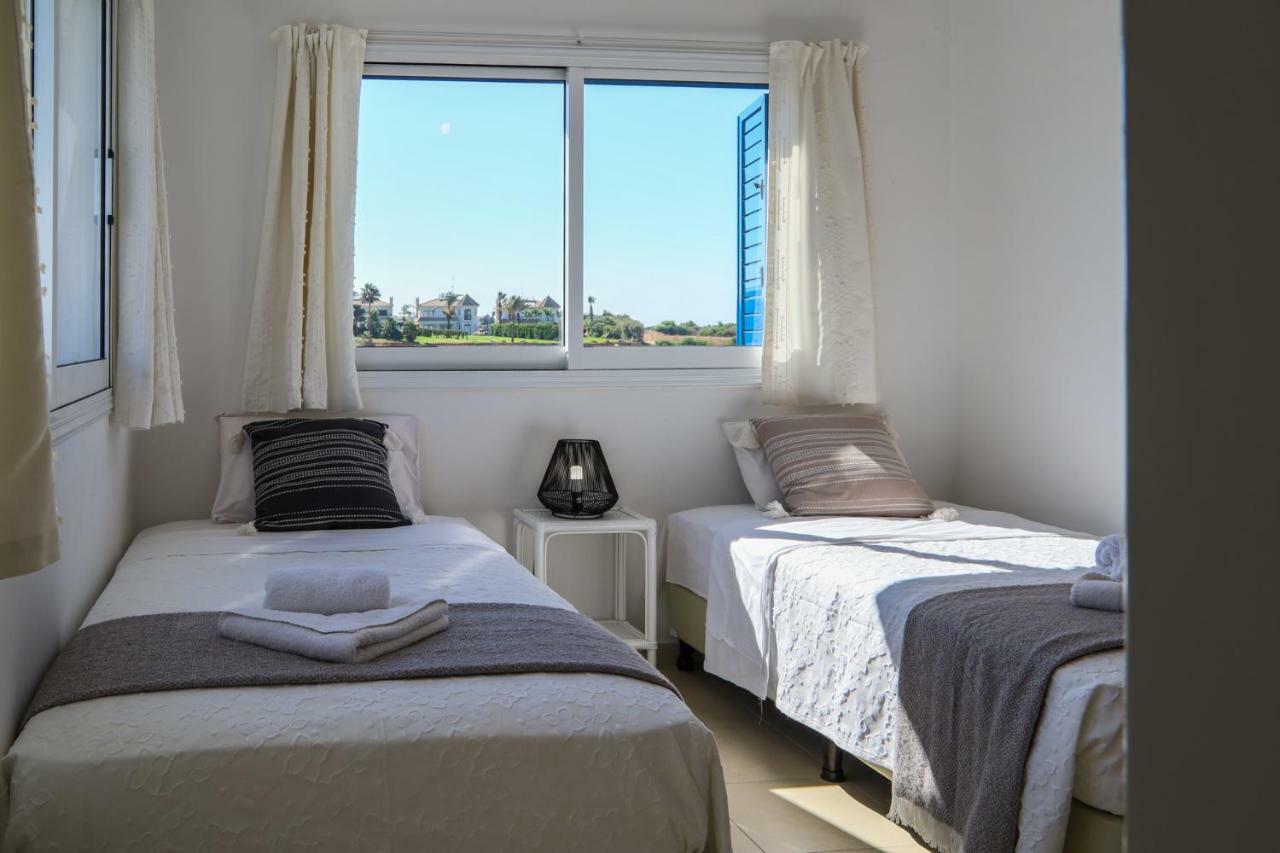 Phaedrus Living: Seaside Luxury Villa Anafi Paralimni Esterno foto