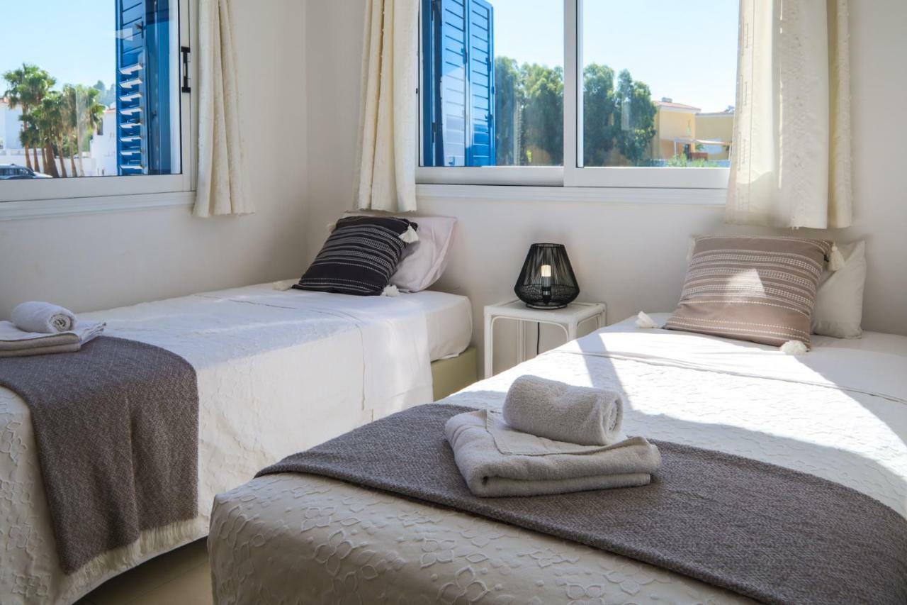 Phaedrus Living: Seaside Luxury Villa Anafi Paralimni Esterno foto