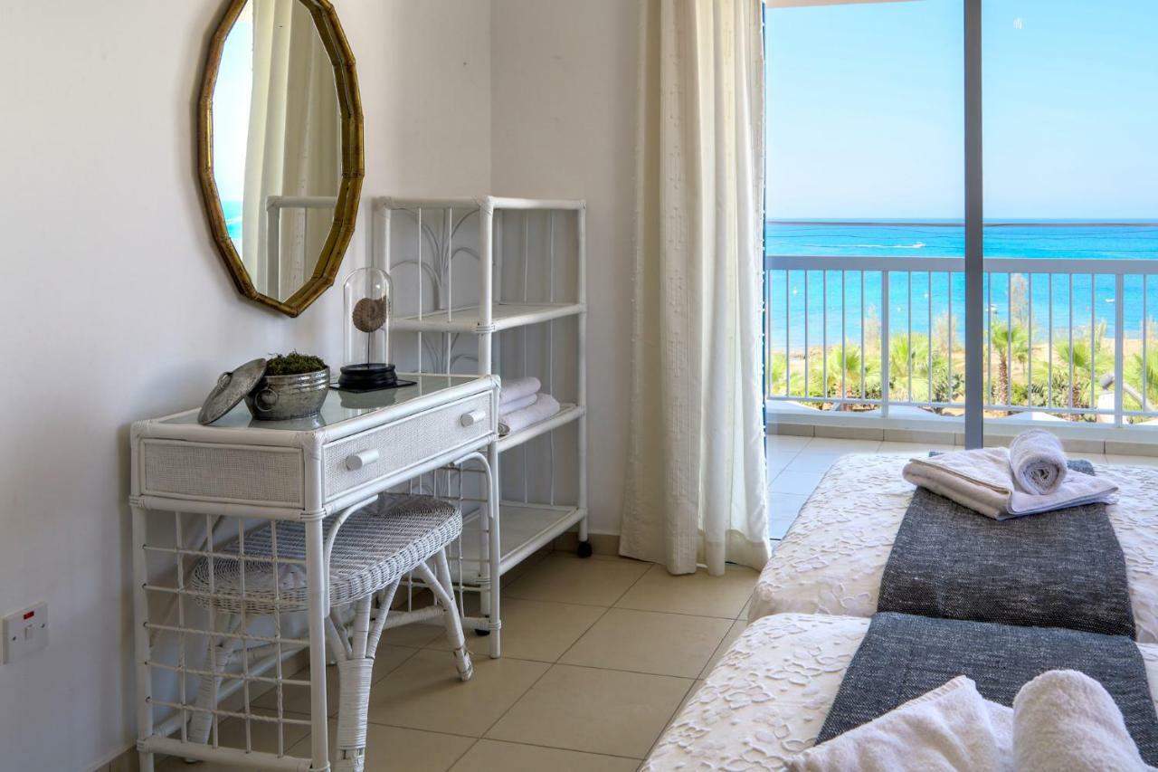 Phaedrus Living: Seaside Luxury Villa Anafi Paralimni Esterno foto
